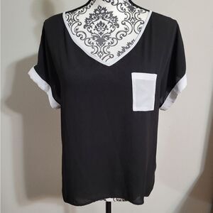 Lily White woman's large black and white contrast‎ top